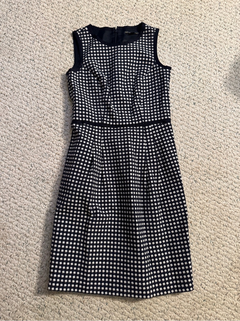 Brooks Brothers Black and White Sleeveless Sheath Dress